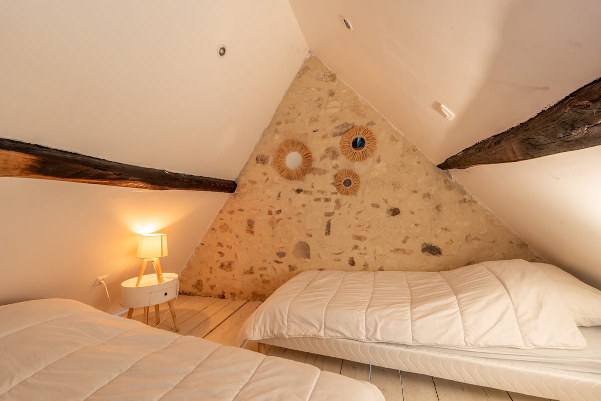 Chambre 9 — Annexe atelier